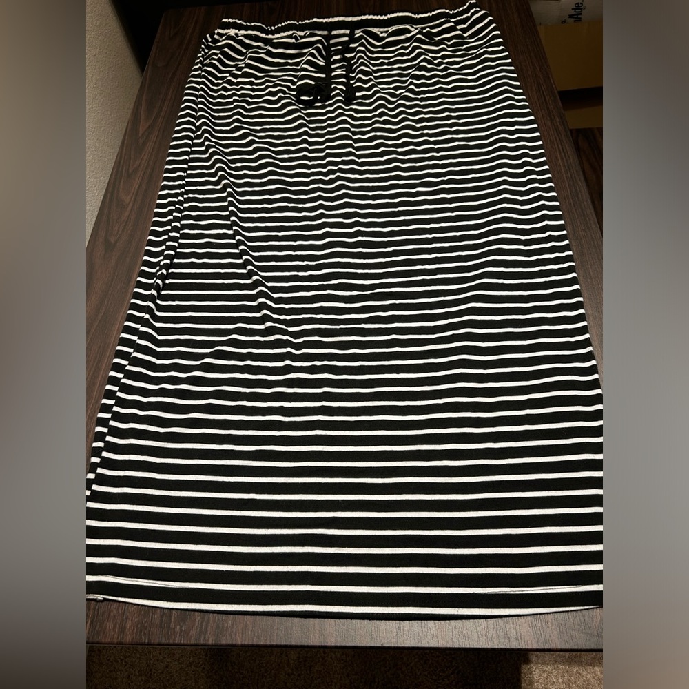 Women’s SHEIN curve striped skirt size 4xl